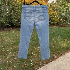 MOTHER Women's Faded Blue Straight Leg Jeans